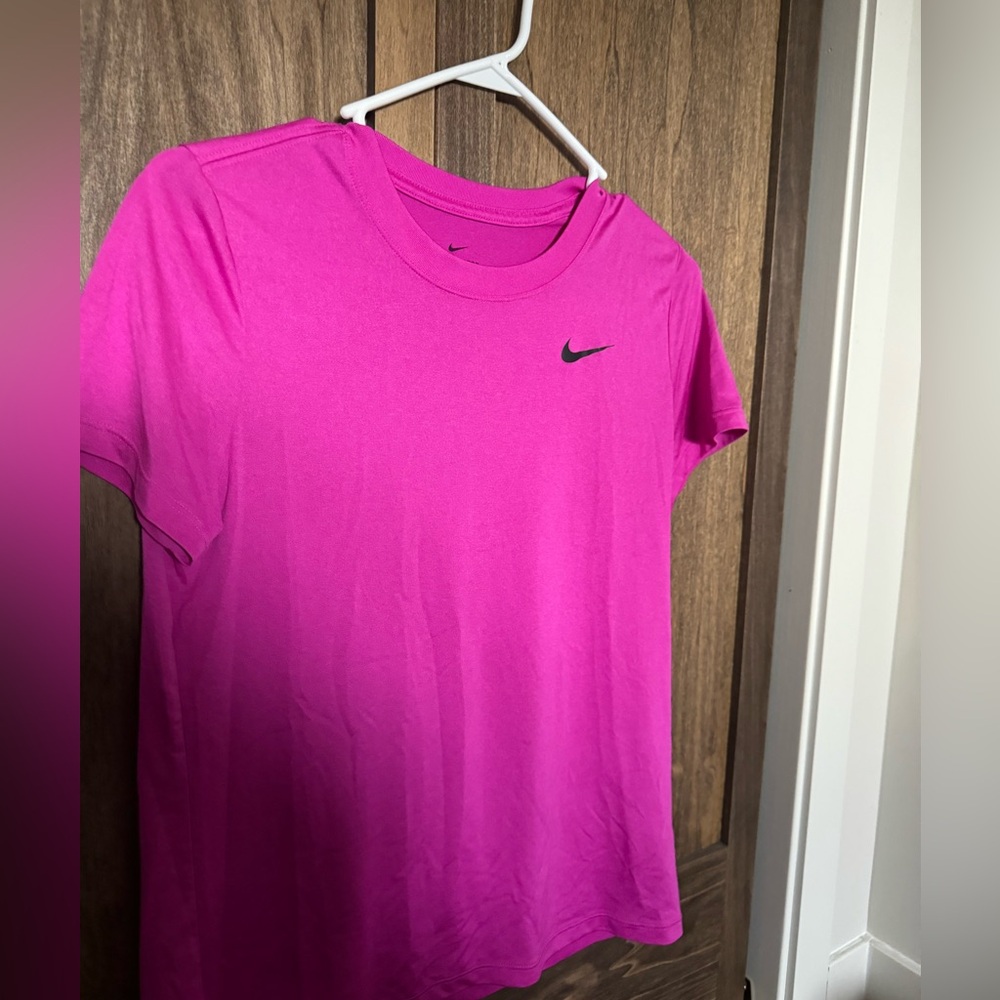 The Nike Tee Pink/Purple